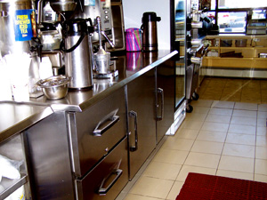 Refrigerated storage equipment for restaurants and catering halls